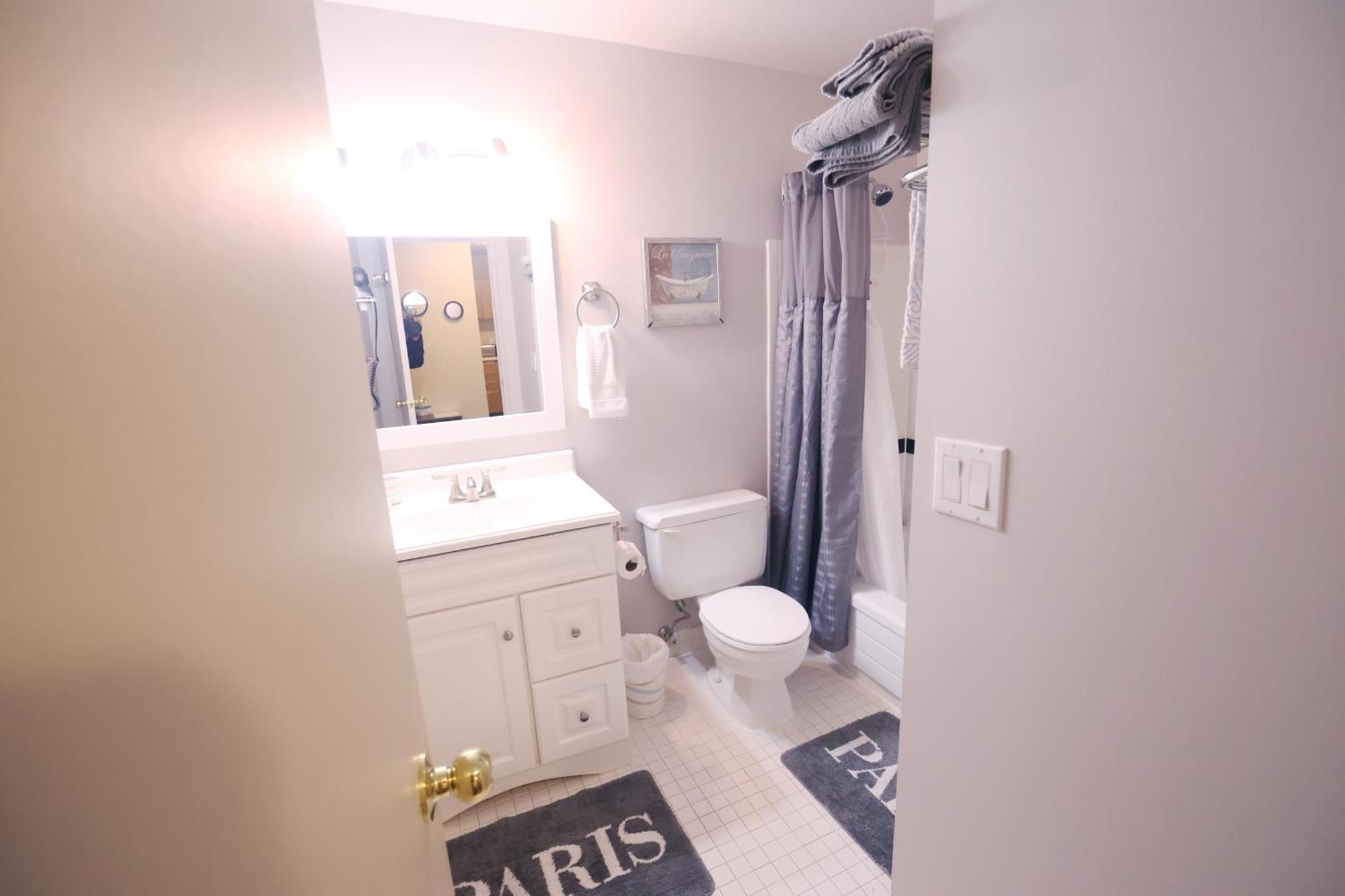 Paris Plaza Apartment Elliot Lake