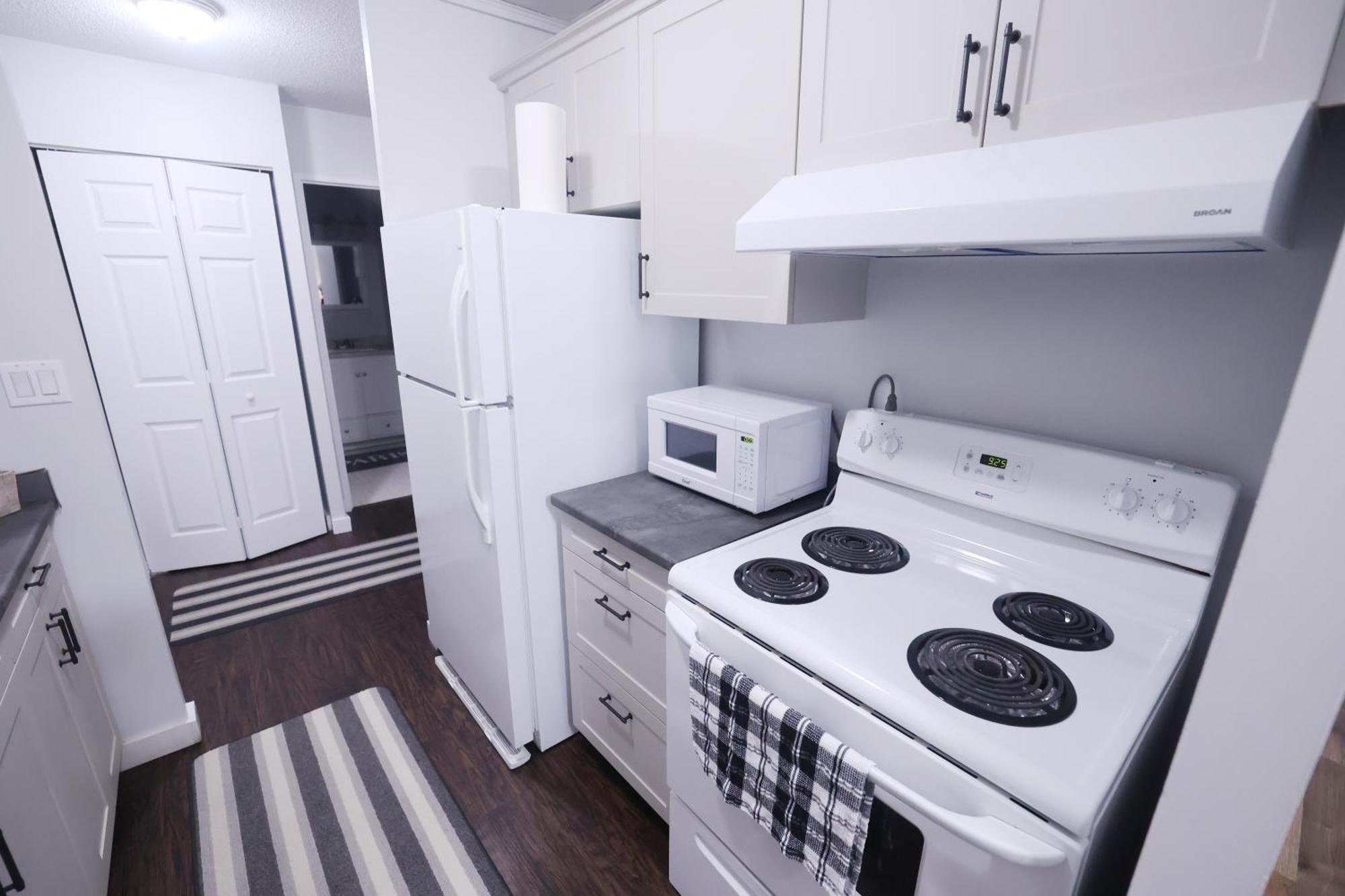Apartment Paris Plaza Elliot Lake