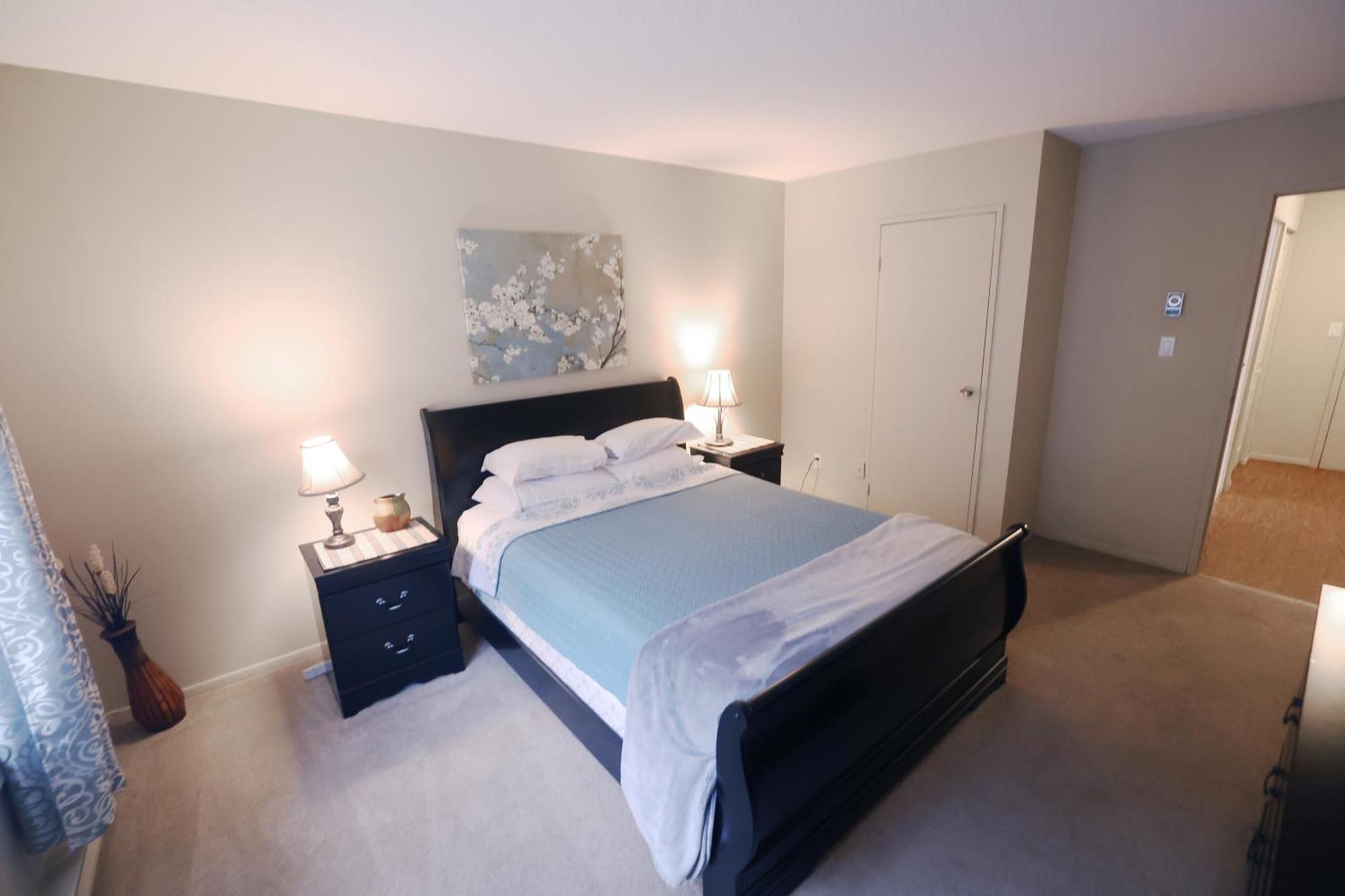 Paris Plaza * Elliot Lake